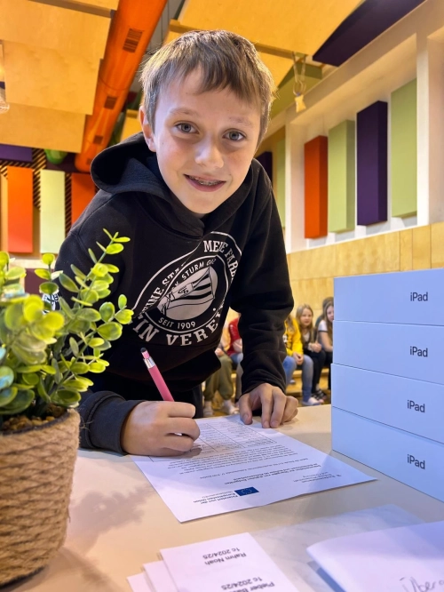 iPad-Übergabe 08.11.2024 – Foto 4