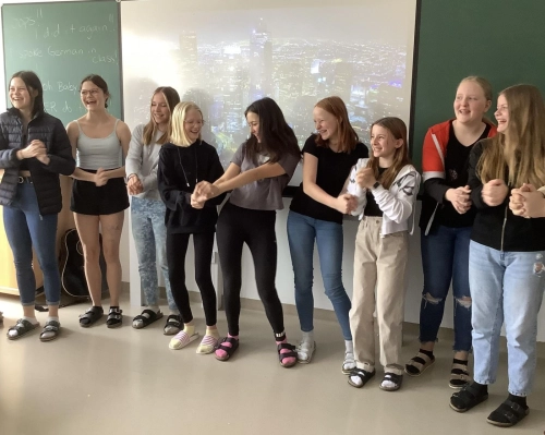 Englisch-Projekt der 3. Klassen mit Harry Bell – Foto 2
