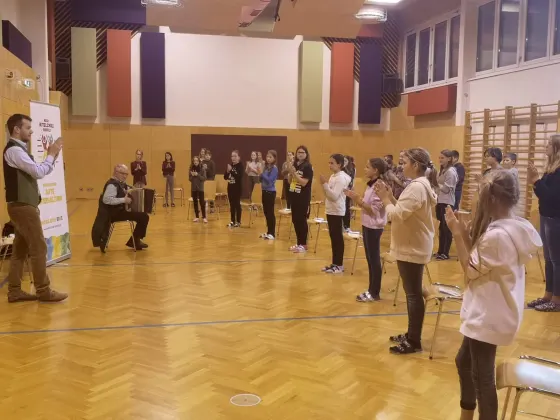Posch´n und G’stanzlsingen – ein Volkskulturworkshop – Titelbild