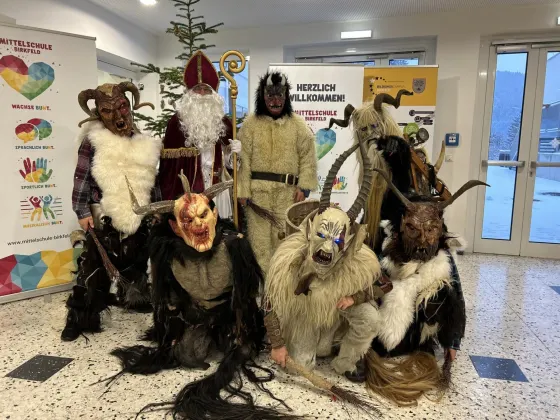 Nikolo und Krampus – Titelbild